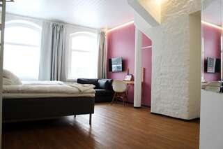 Отель Place to Sleep Hotel Rauma Раума Двухместный номер с 1 кроватью или 2 отдельными кроватями и диваном-кроватью-7